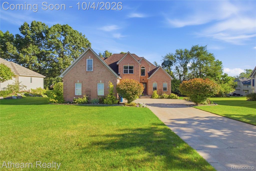 16189 Hill Forest Drive, Fenton Charter Township, MI 48451
