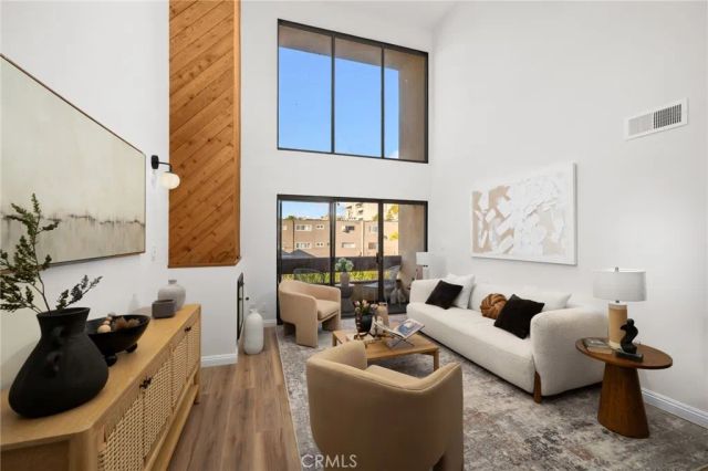 300 S Reno Street 303, Los Angeles, CA 90057