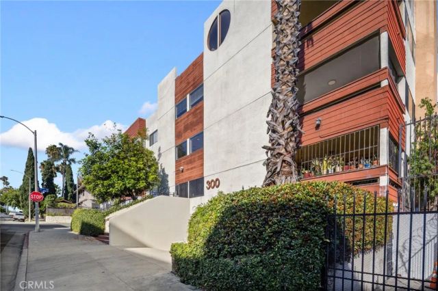 300 S Reno Street 303, Los Angeles, CA 90057
