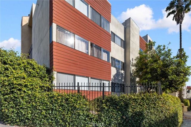 300 S Reno Street 303, Los Angeles, CA 90057