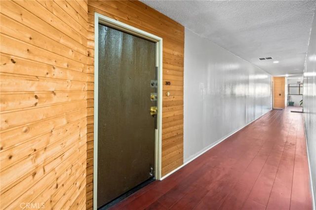300 S Reno Street 303, Los Angeles, CA 90057
