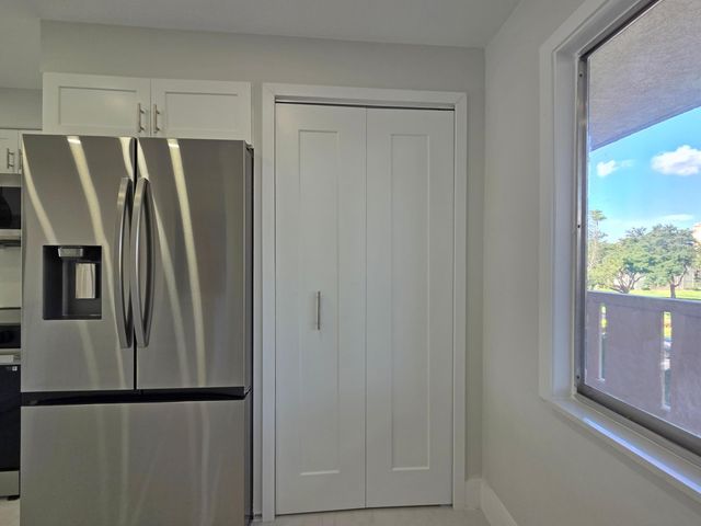 14310 Strathmore Lane 305, Delray Beach, FL 33446