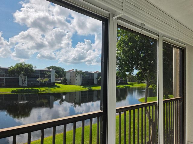 14310 Strathmore Lane 305, Delray Beach, FL 33446