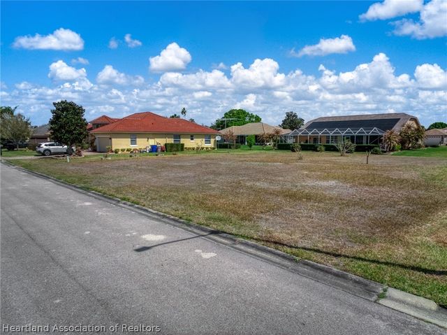 5020 Sugar Bay Street, Sebring, FL 33872