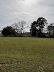 6 Oakland Court, Huntsville, TX 77340