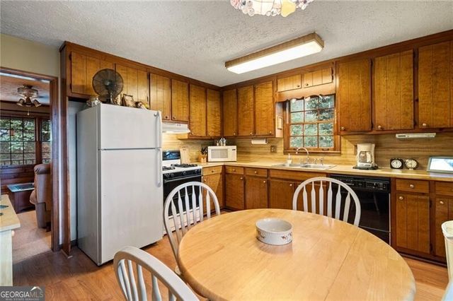 1982 Winding Creek Lane SW, Marietta, GA 30064