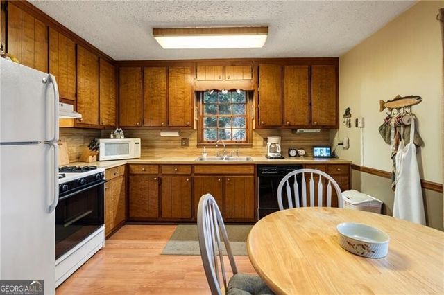 1982 Winding Creek Lane SW, Marietta, GA 30064