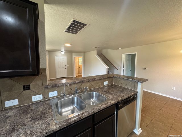 11426 Four Iron Way, San Antonio, TX 78221