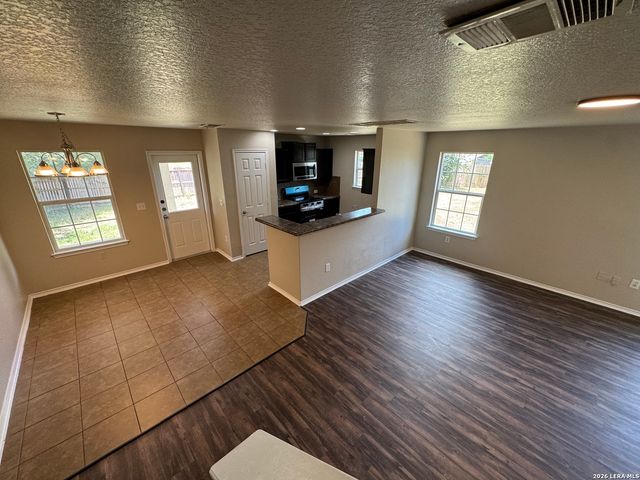 11426 Four Iron Way, San Antonio, TX 78221