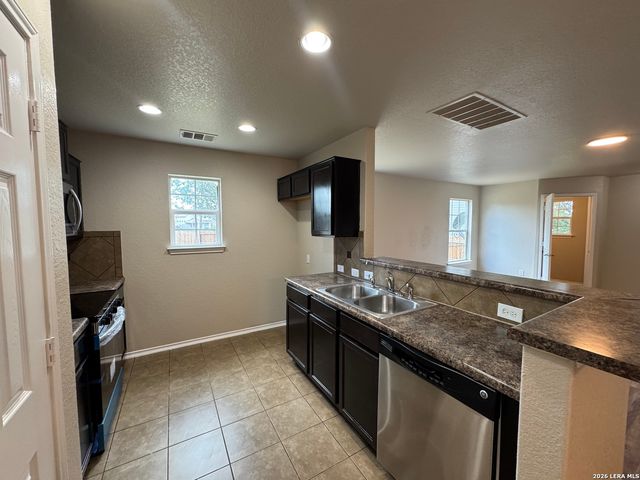 11426 Four Iron Way, San Antonio, TX 78221