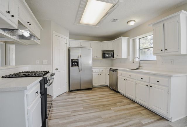 3223 Deep Anchor Way, Crosby, TX 77532