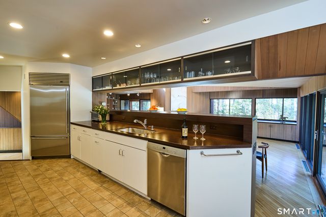 14 Codfish Lane, Weston, CT 06883