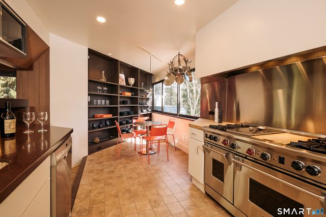 14 Codfish Lane, Weston, CT 06883