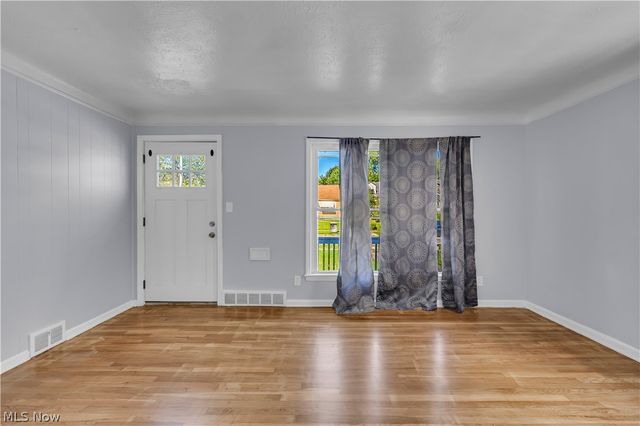 15506 Westview Avenue, Cleveland, OH 44128