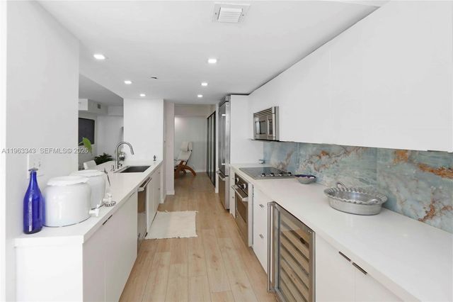 1000 Quayside Ter 1608, Miami, FL 33138