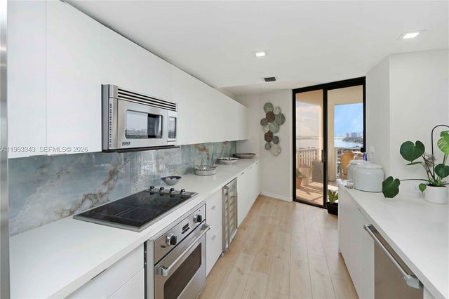 1000 Quayside Ter 1608, Miami, FL 33138