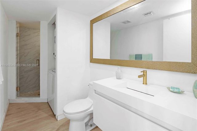 1000 Quayside Ter 1608, Miami, FL 33138