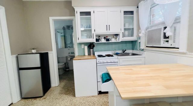 1761 SIESTA DR & 1760 WISCONSIN LN, Sarasota, FL 34239