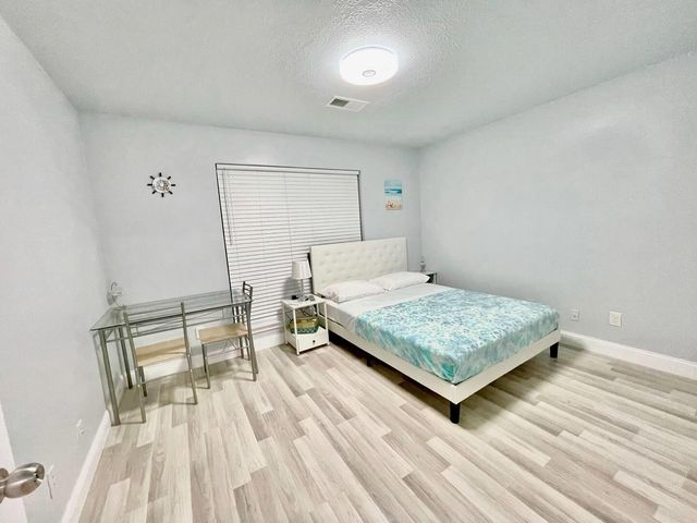 16959 Great Glen Drive, Houston, TX 77084