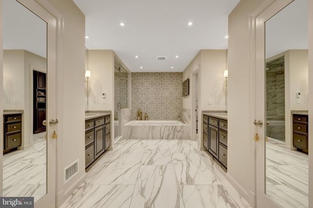 6304 DUNAWAY CT, Mclean, VA 22101