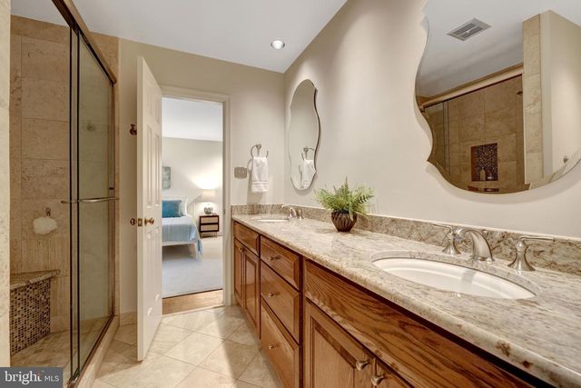 6304 DUNAWAY CT, Mclean, VA 22101