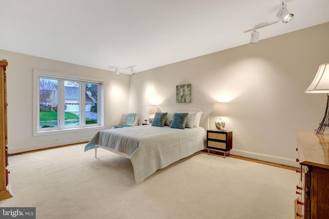 6304 DUNAWAY CT, Mclean, VA 22101