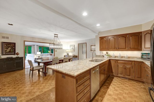 6304 DUNAWAY CT, Mclean, VA 22101