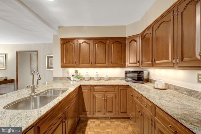 6304 DUNAWAY CT, Mclean, VA 22101