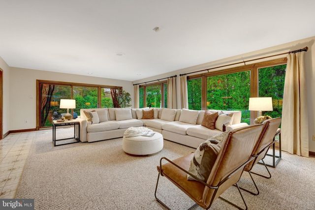 6304 DUNAWAY CT, Mclean, VA 22101