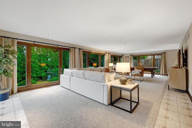 6304 DUNAWAY CT, Mclean, VA 22101