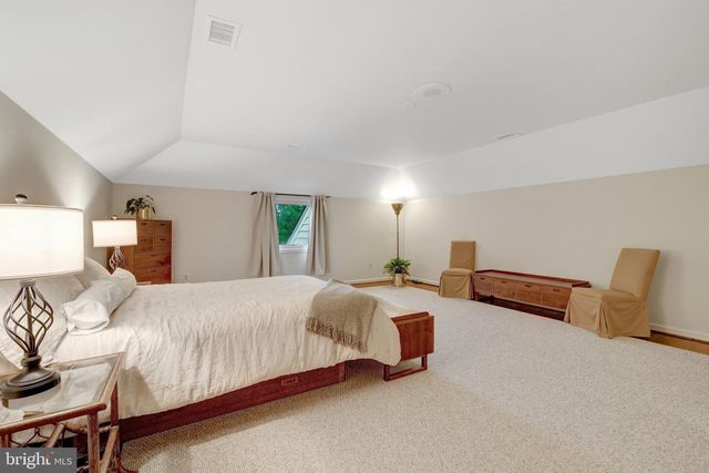 6304 DUNAWAY CT, Mclean, VA 22101