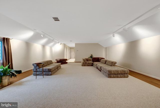 6304 DUNAWAY CT, Mclean, VA 22101