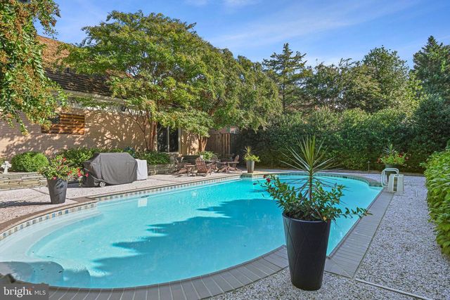 6304 DUNAWAY CT, Mclean, VA 22101