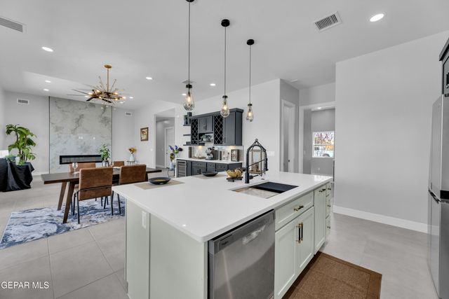 308 Rio El Jardin Drive, El Paso, TX 79932