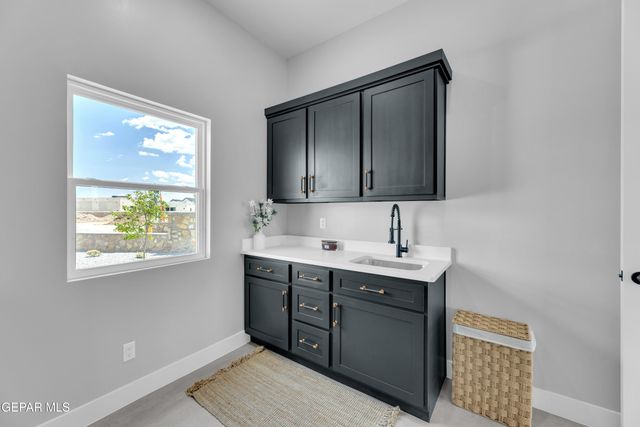 308 Rio El Jardin Drive, El Paso, TX 79932