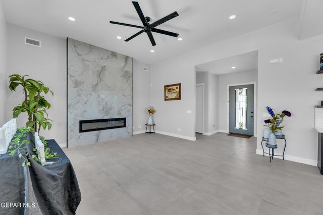 308 Rio El Jardin Drive, El Paso, TX 79932