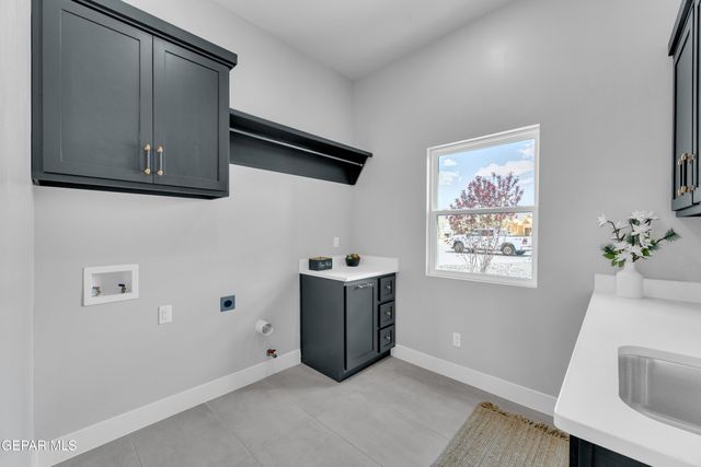 308 Rio El Jardin Drive, El Paso, TX 79932