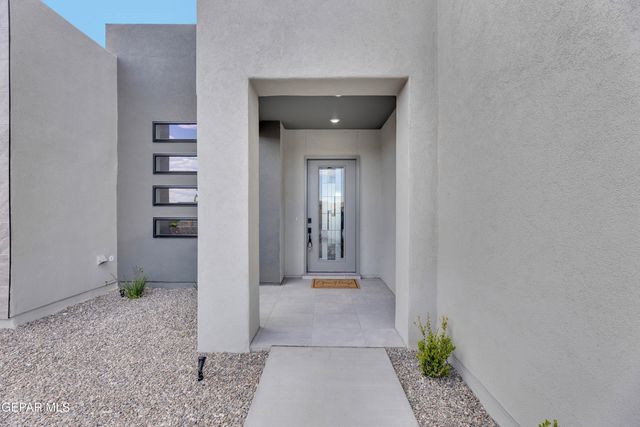308 Rio El Jardin Drive, El Paso, TX 79932