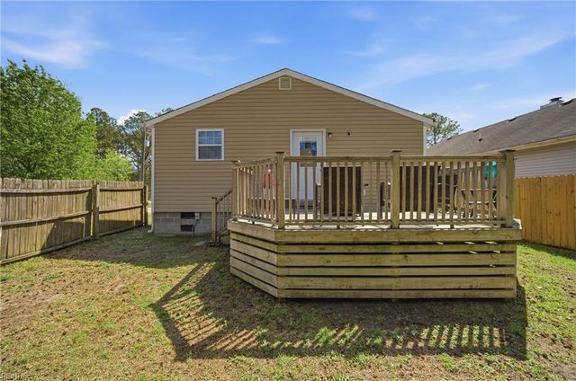 648 Luther St, Chesapeake, VA 23322