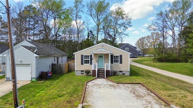 648 Luther St, Chesapeake, VA 23322