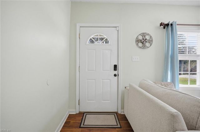 648 Luther St, Chesapeake, VA 23322