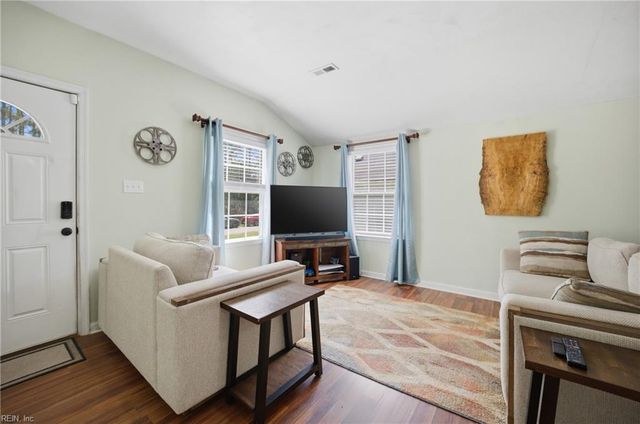 648 Luther St, Chesapeake, VA 23322