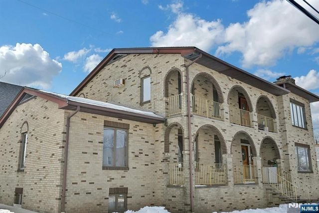 34 Locust Street, Elmwood Park, NJ 07407