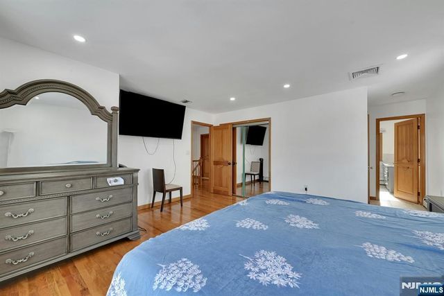 34 Locust Street, Elmwood Park, NJ 07407