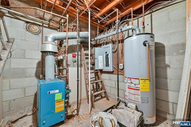 34 Locust Street, Elmwood Park, NJ 07407