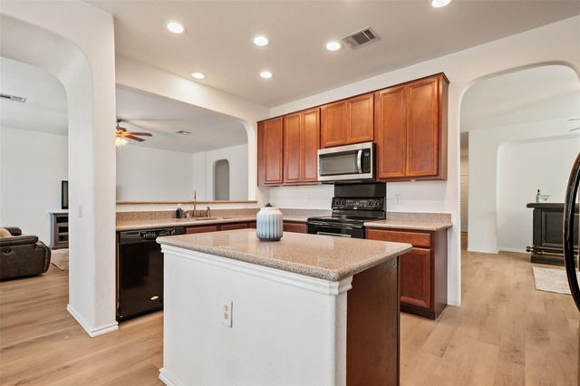 6317 Baythorne DR, Austin, TX 78747