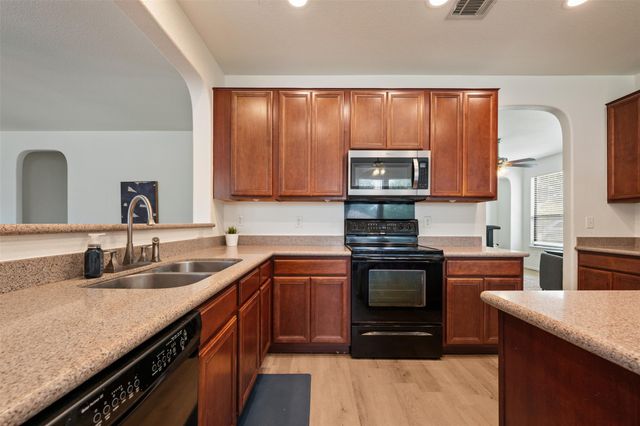 6317 Baythorne DR, Austin, TX 78747