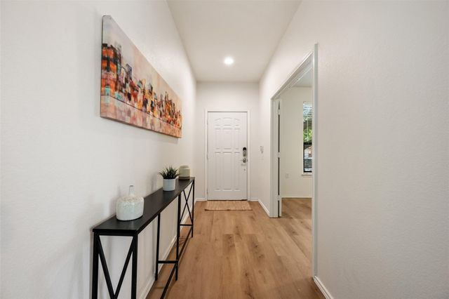 6317 Baythorne DR, Austin, TX 78747