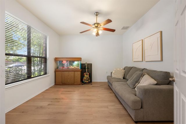 6317 Baythorne DR, Austin, TX 78747
