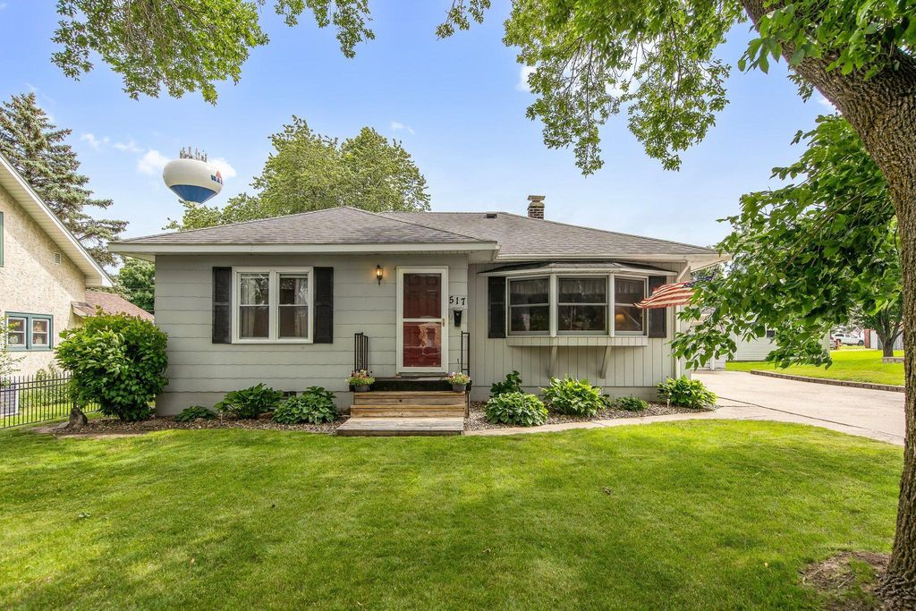 517 W 2nd Street, Waconia, MN 55387